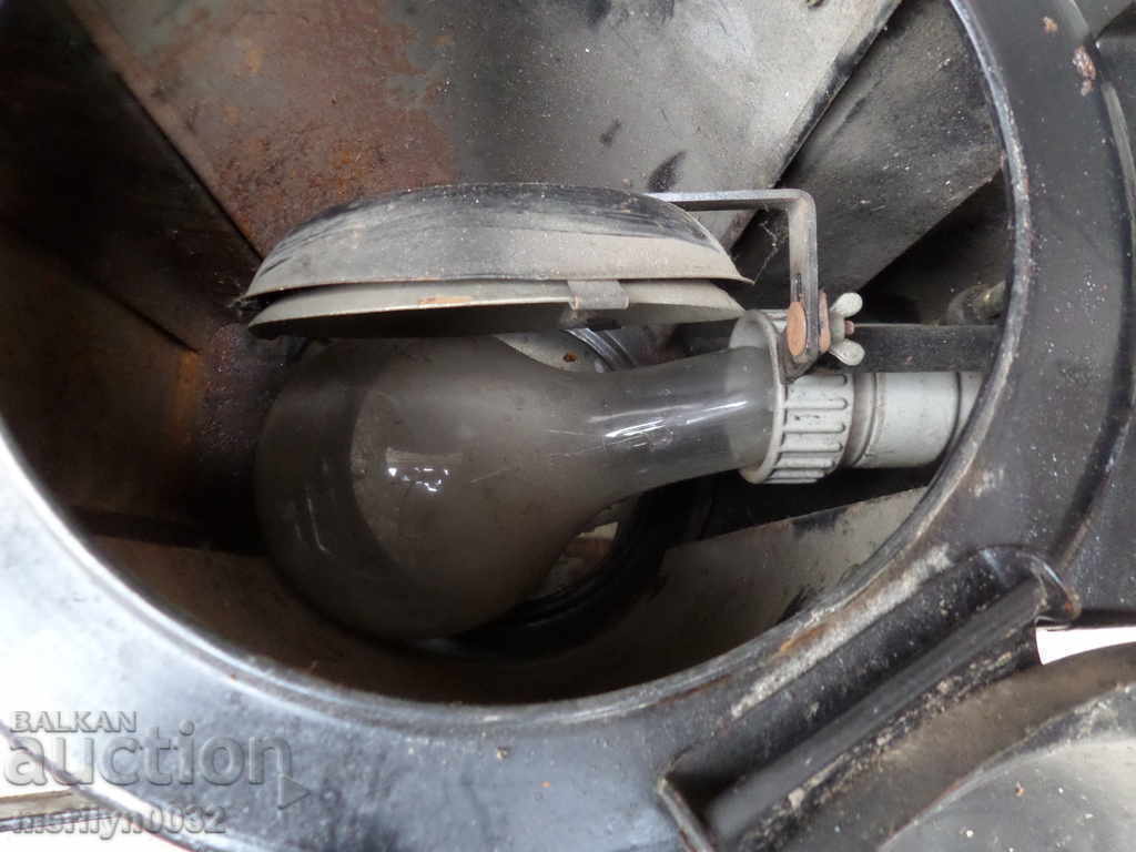 Παράδοση Προβολέας φωτιστικού από λάμπα θεάτρου με μεγεθυντικό φανάρι Παράδοση Προβολέας φωτιστικού από λάμπα θεάτρου με μεγεθυντικό φανάρι