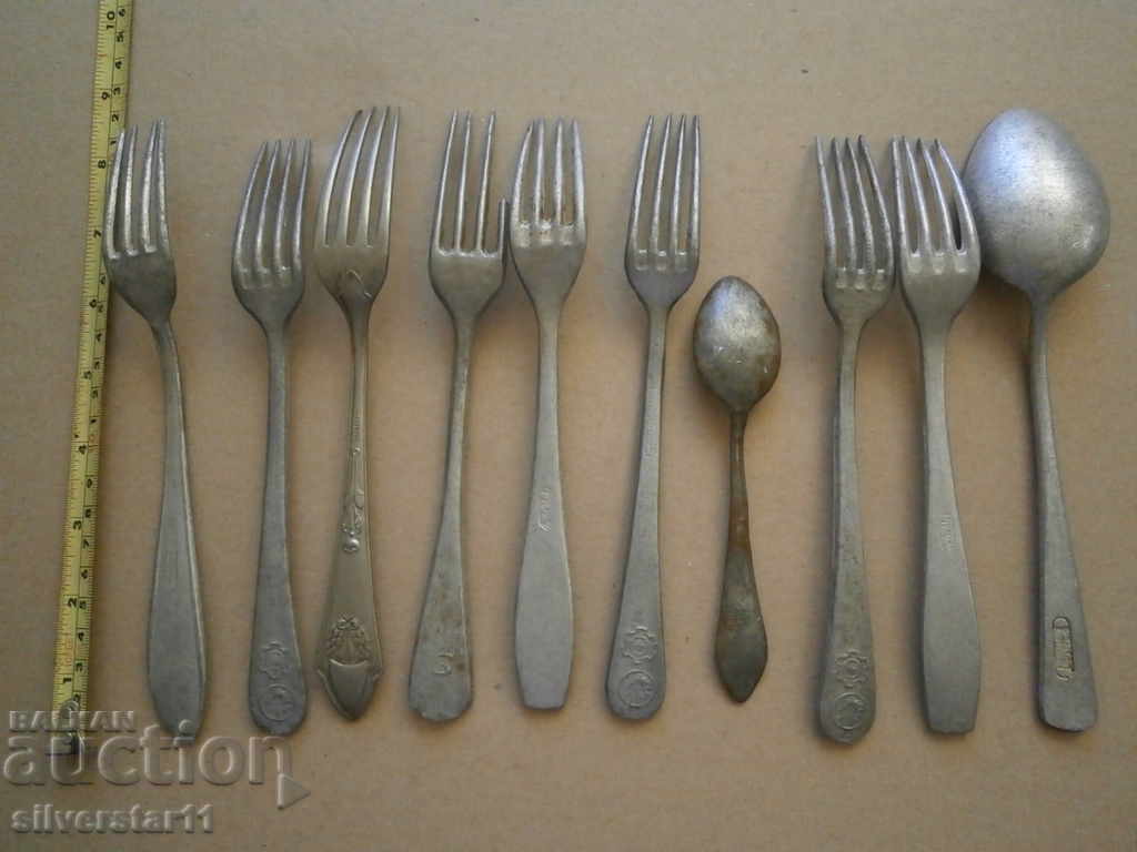 Delivery of LOT antique aluminum forks