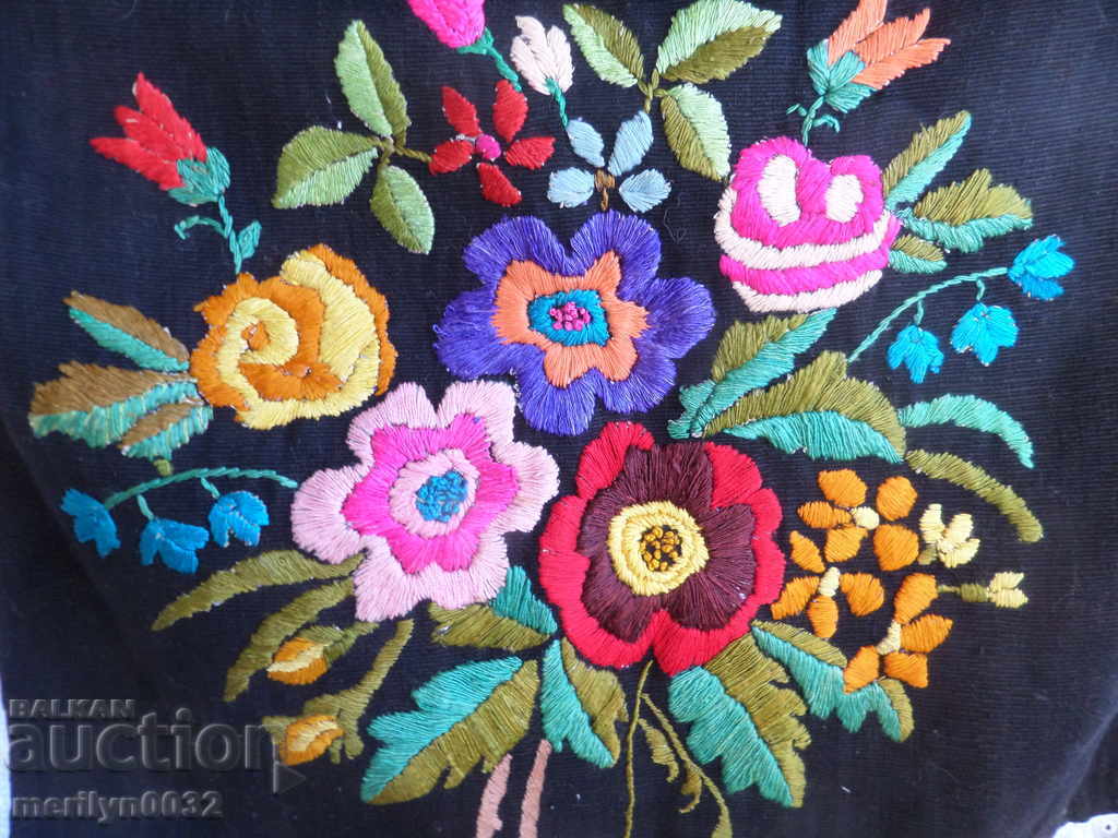 Παλιά ποδιά, κέντημα, φορεσιά, ύφασμα με τιμή 77.00 BGN | € 39.37 Παλιά ποδιά, κέντημα, φορεσιά, ύφασμα με τιμή 77.00 BGN | € 39.37