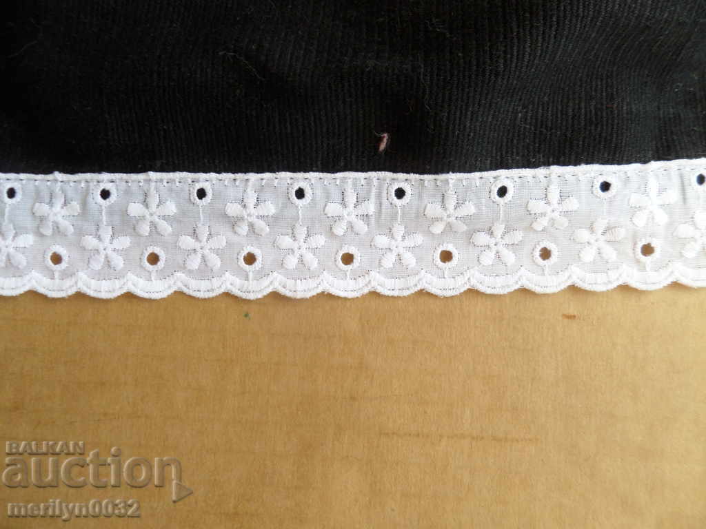 Δημοπρασία Παλιά ποδιά, κέντημα, φορεσιά, ύφασμα Δημοπρασία Παλιά ποδιά, κέντημα, φορεσιά, ύφασμα