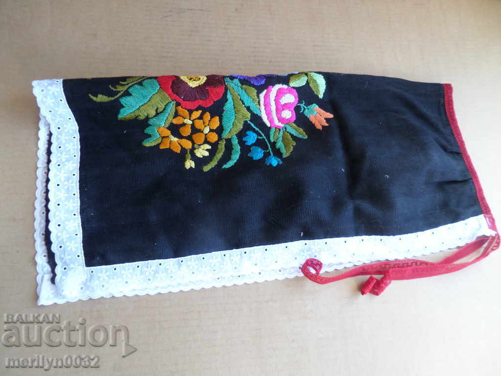 Παράδοση Παλιά ποδιά, κέντημα, φορεσιά, ύφασμα Παράδοση Παλιά ποδιά, κέντημα, φορεσιά, ύφασμα