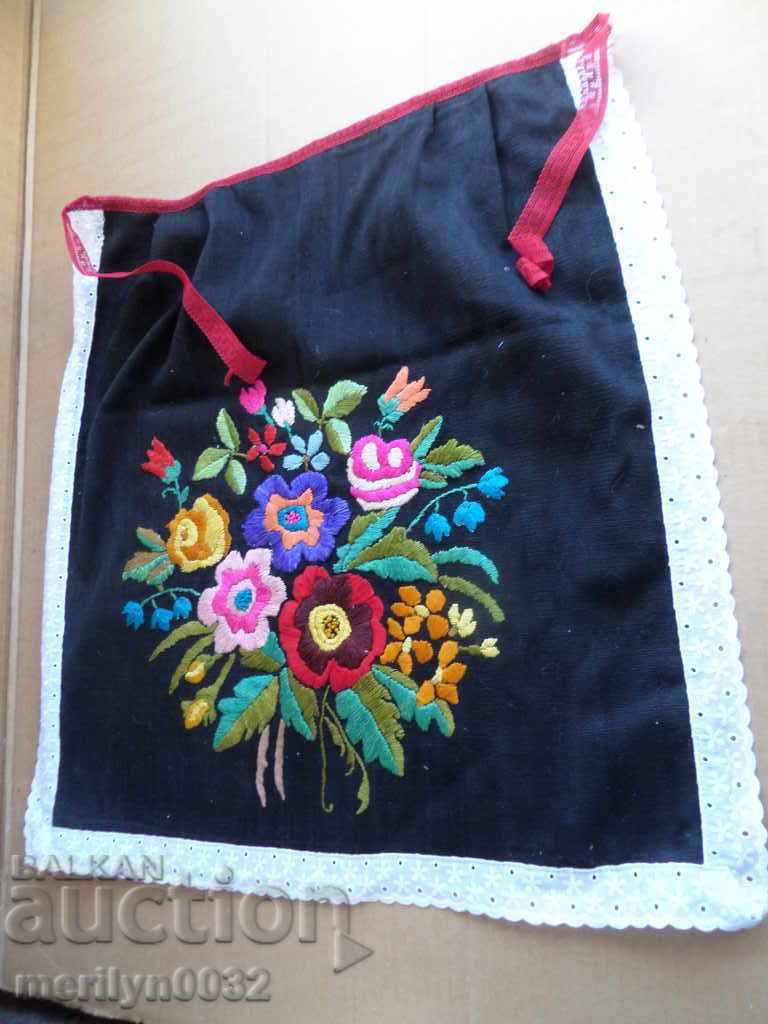 Παλιά ποδιά, κέντημα, φορεσιά, ύφασμα Παλιά ποδιά, κέντημα, φορεσιά, ύφασμα