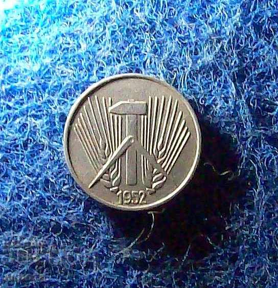 1 pfing 1952 / A GDR with price 1.50 BGN | € 0.77 1 pfing 1952 / A GDR with price 1.50 BGN | € 0.77