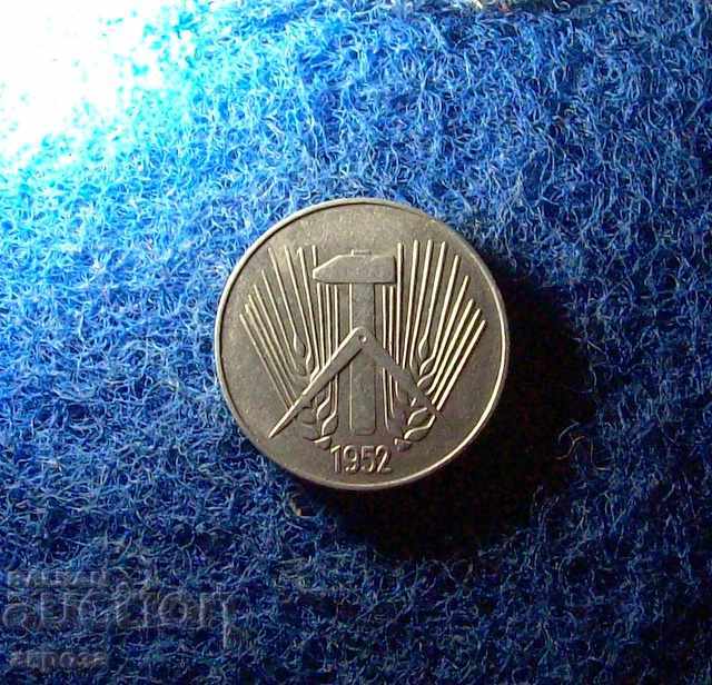 Auction 10 pfinging 1952 / A GDR Auction 10 pfinging 1952 / A GDR