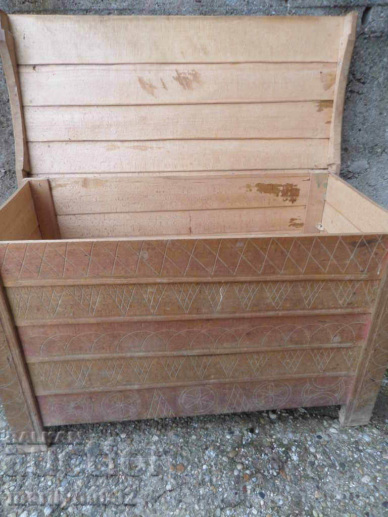 An old chest shepherd carved box for a cheiz suitcase with price 389.00 BGN | € 198.89 An old chest shepherd carved box for a cheiz suitcase with price 389.00 BGN | € 198.89