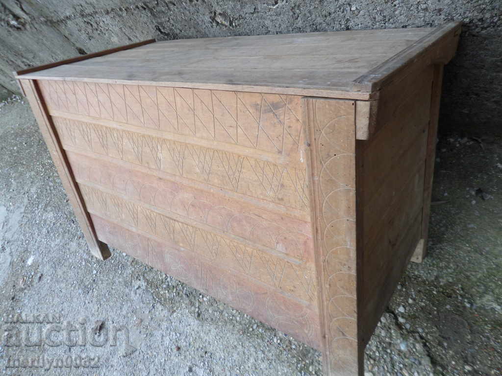 Auction An old chest shepherd carved box for a cheiz suitcase Auction An old chest shepherd carved box for a cheiz suitcase