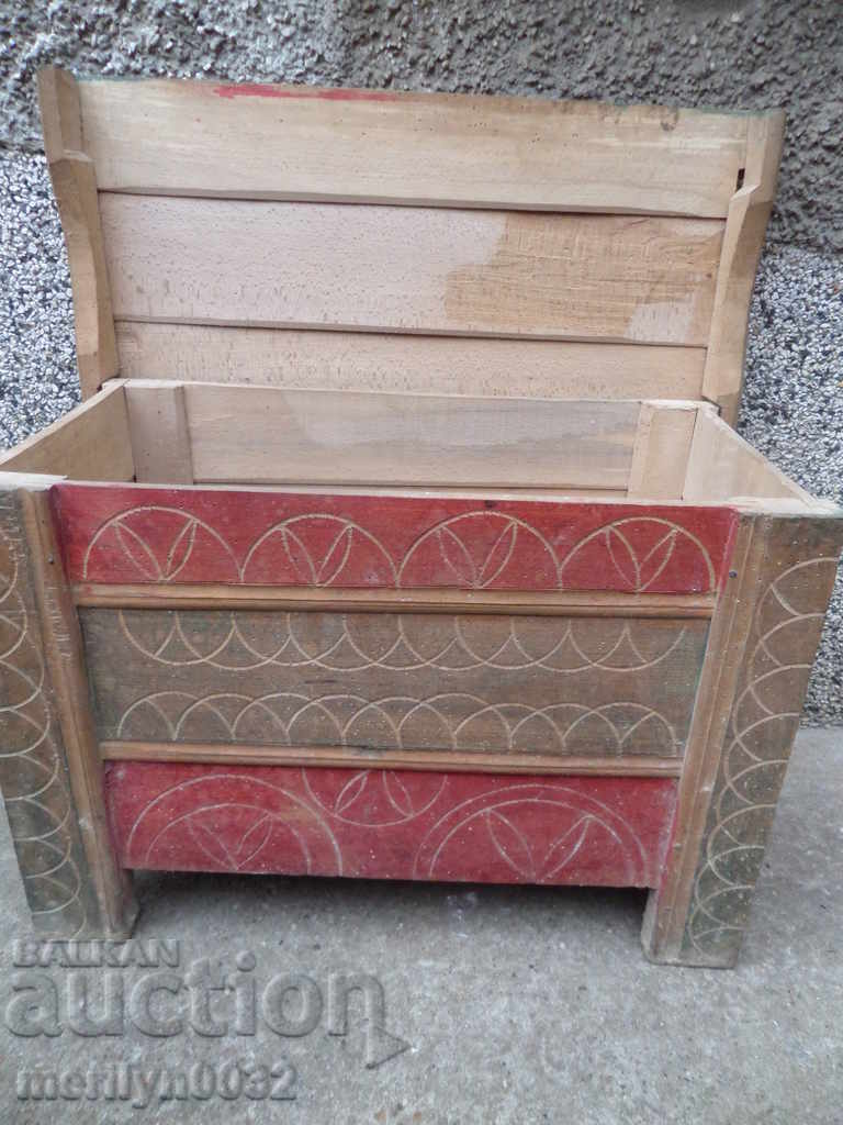 Συρταριέρα Συρταριέρα Βαλίτσα Συρταριέρα Σκουφέτας Old Shepherd's Ched Chaise με τιμή 389.00 BGN | € 198.89 Συρταριέρα Συρταριέρα Βαλίτσα Συρταριέρα Σκουφέτας Old Shepherd's Ched Chaise με τιμή 389.00 BGN | € 198.89