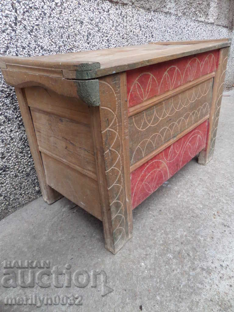 Δημοπρασία Συρταριέρα Συρταριέρα Βαλίτσα Συρταριέρα Σκουφέτας Old Shepherd's Ched Chaise Δημοπρασία Συρταριέρα Συρταριέρα Βαλίτσα Συρταριέρα Σκουφέτας Old Shepherd's Ched Chaise