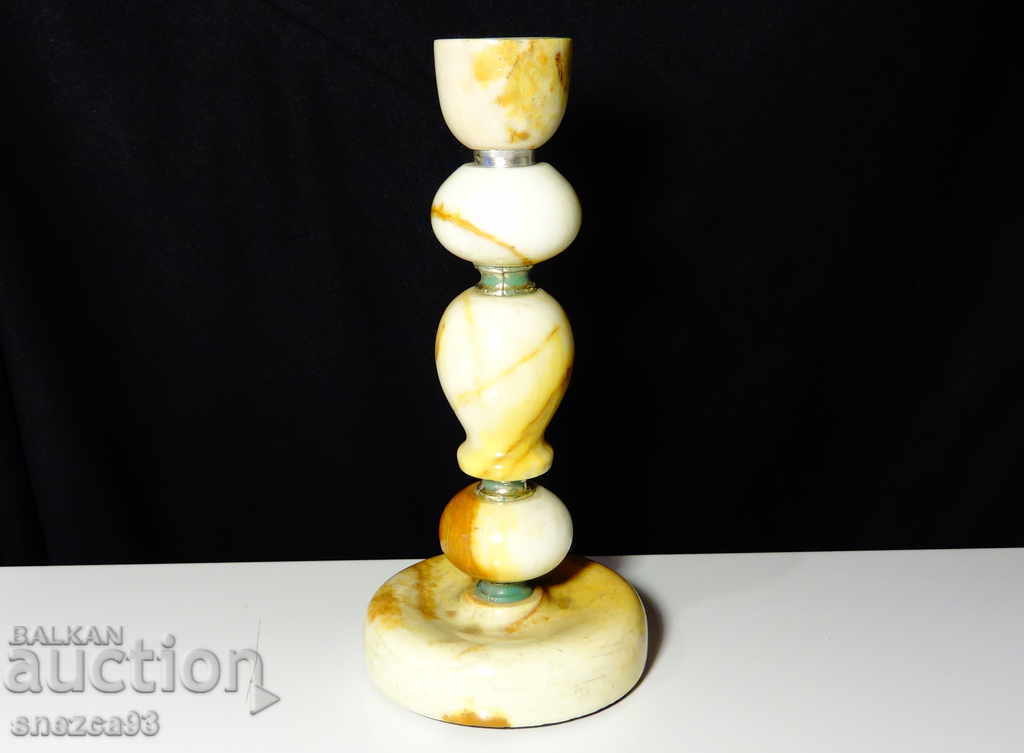 Antique onyx and bronze candlestick 730 gr with price 19.00 BGN | € 9.71 Antique onyx and bronze candlestick 730 gr with price 19.00 BGN | € 9.71