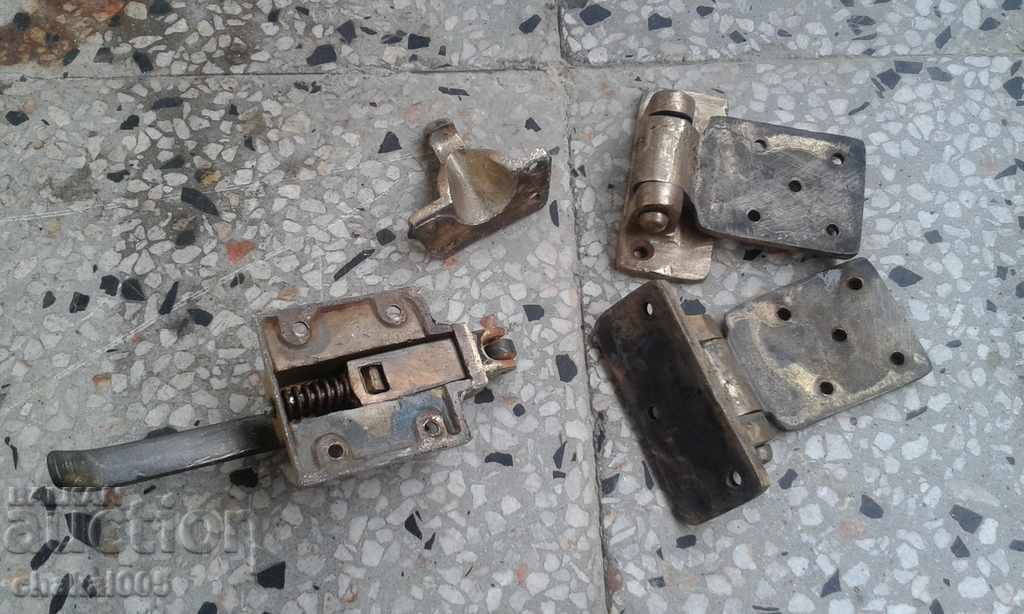 Auction  Lock with two hinges