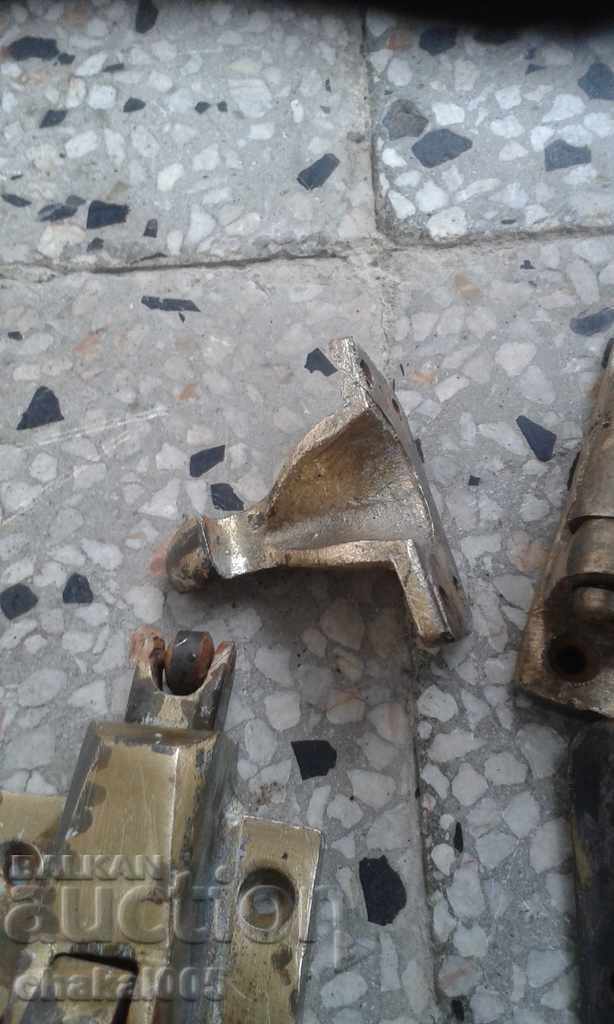 Delivery of Lock with two hinges