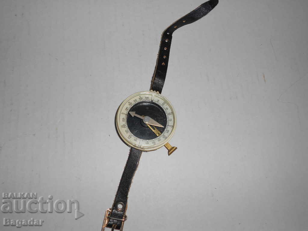 busolă militară rusă cu preț 30.00 BGN | € 15.34 busolă militară rusă cu preț 30.00 BGN | € 15.34