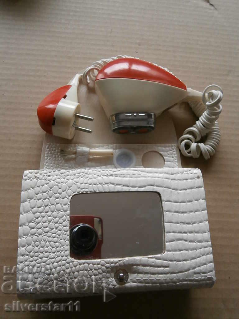 razor Kharkiv vintage retro with price 41.00 BGN | € 20.96 razor Kharkiv vintage retro with price 41.00 BGN | € 20.96