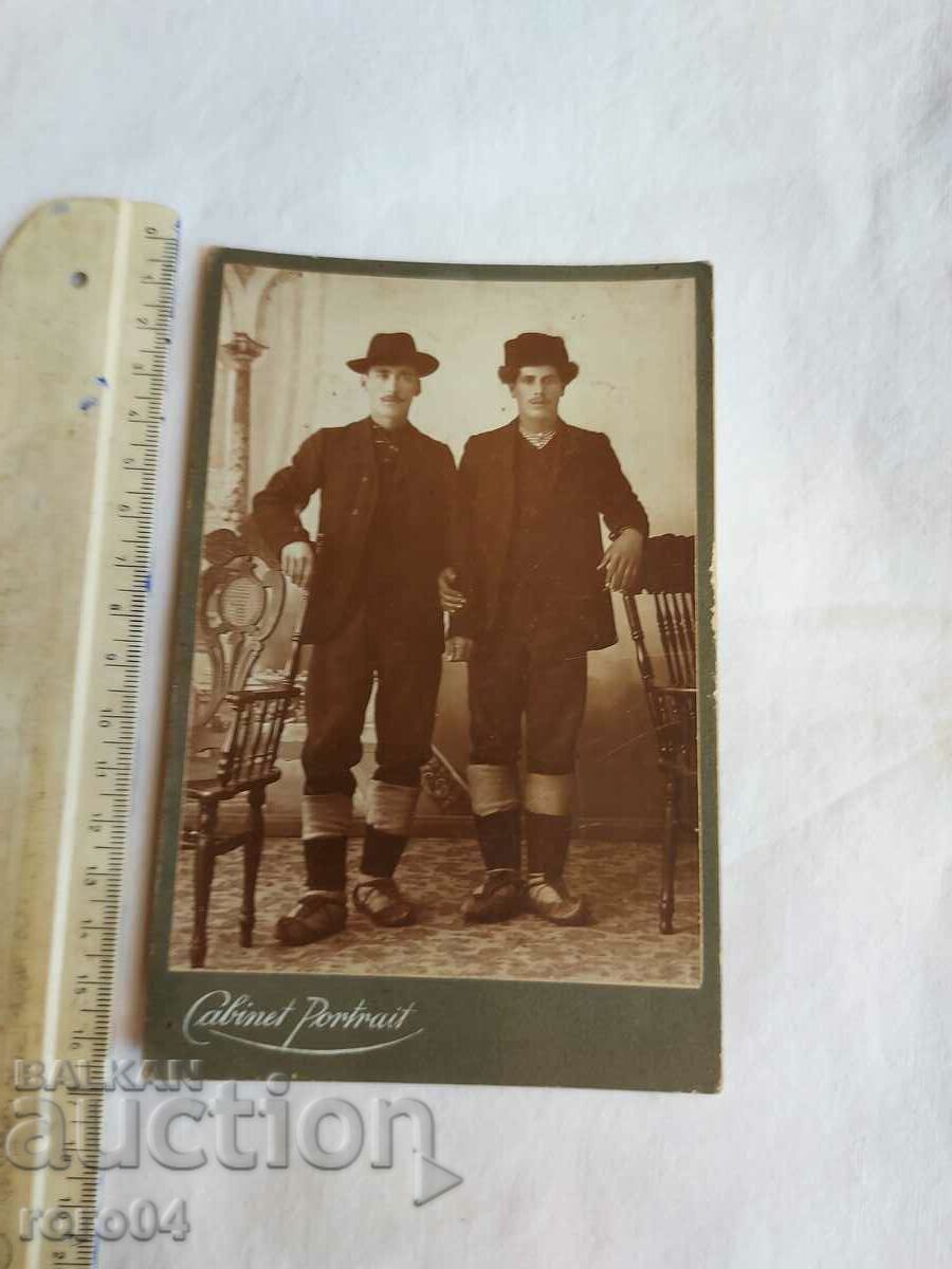 PRECIOUS STONE DRAGED GOLD RING WITH LOW GOLD with price 31.50 BGN | € 16.11