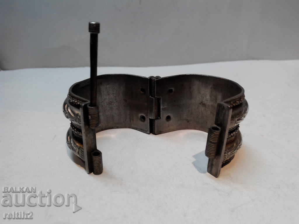 Auction Renaissance silver bracelet Auction Renaissance silver bracelet