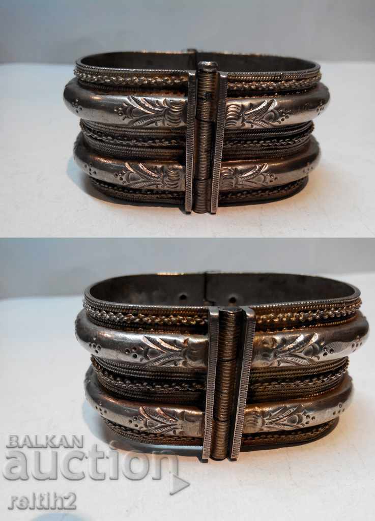 Μεγάλο Αναγεννησιακό ασημένιο βραχιόλι με τιμή 260.00 BGN | € 132.94 Μεγάλο Αναγεννησιακό ασημένιο βραχιόλι με τιμή 260.00 BGN | € 132.94