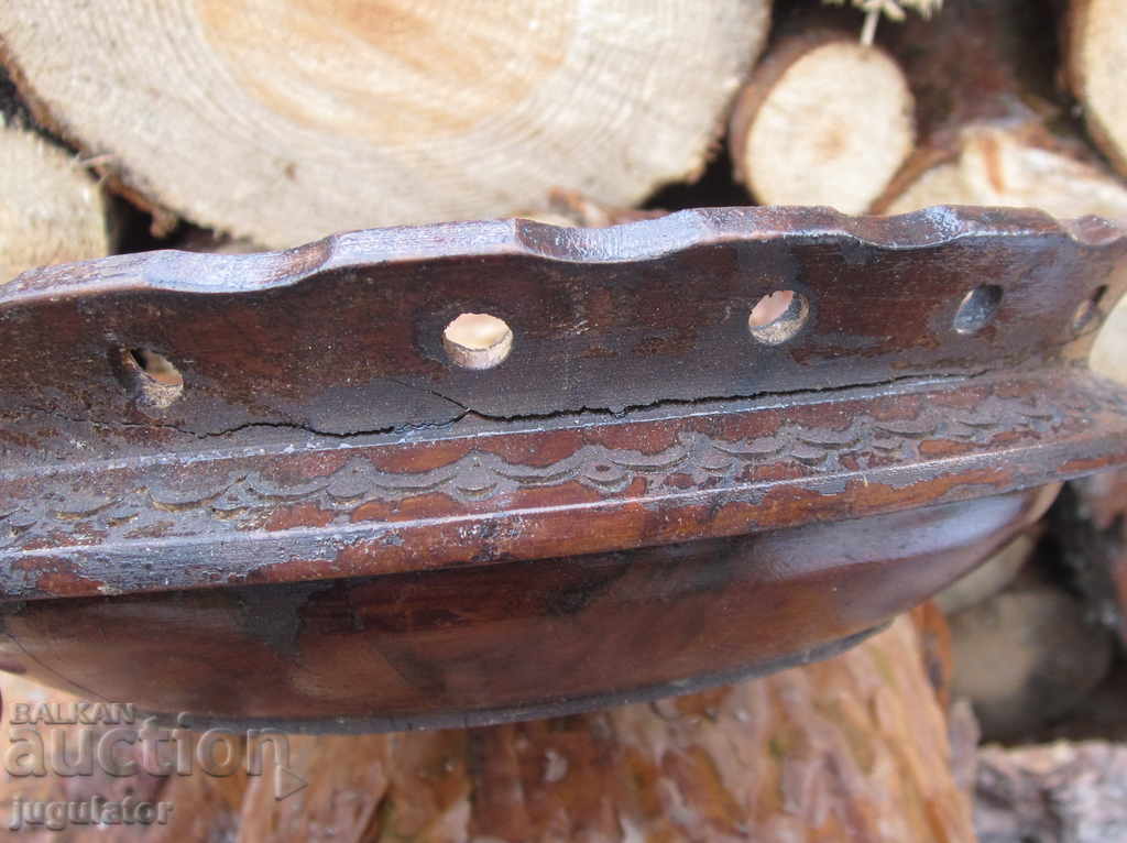 an old wooden plate with a bust of Todor Zhivkov bay Tosho - 7