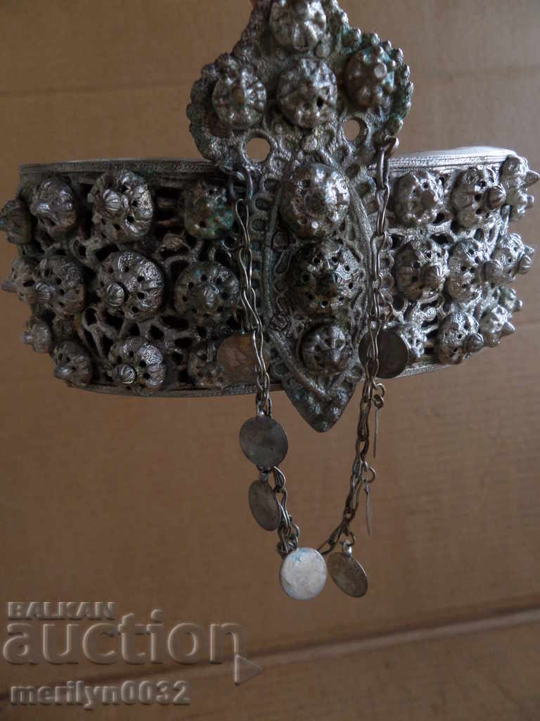 Възрожденски сребърни пафти лят филигран края на18ти в пафта с цена 728.00 лв. | € 372.22 Възрожденски сребърни пафти лят филигран края на18ти в пафта с цена 728.00 лв. | € 372.22