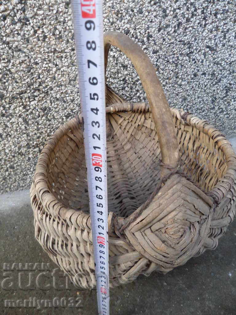 Delivery of Old wicker basket, wooden, basket, paneer Delivery of Old wicker basket, wooden, basket, paneer