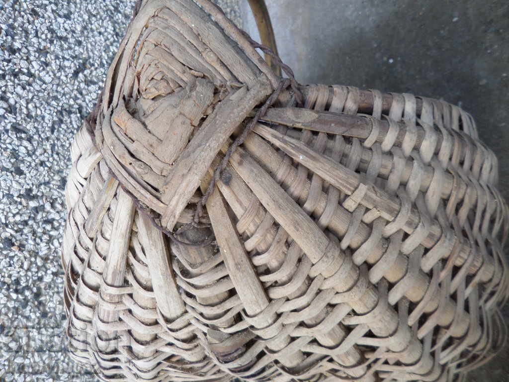 Old wicker basket, wooden, basket, paneer - 7 Old wicker basket, wooden, basket, paneer - 7