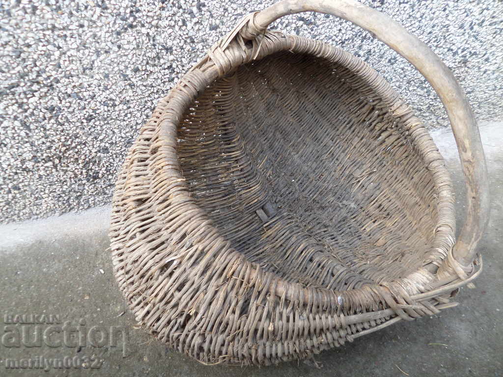 Old wicker basket, wooden, basket, paneer - 5 Old wicker basket, wooden, basket, paneer - 5