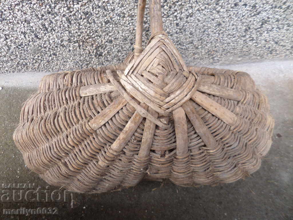Old wicker basket, wooden, basket, paneer - 6 Old wicker basket, wooden, basket, paneer - 6