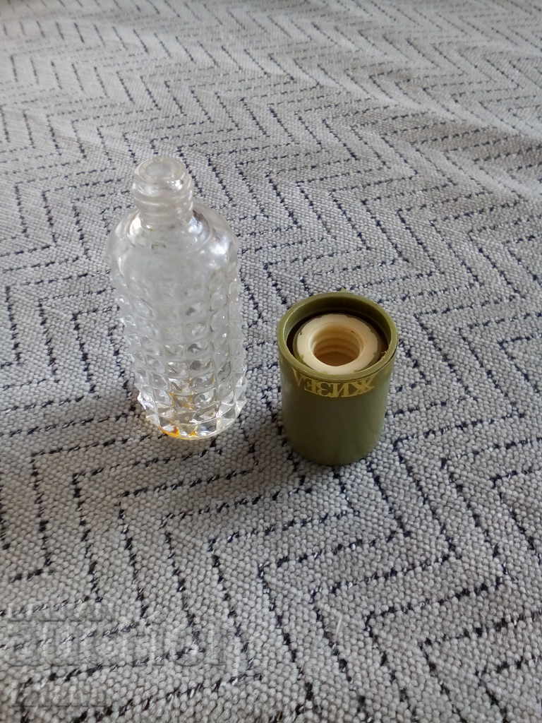 Delivery of A bottle of LIFE perfume Delivery of A bottle of LIFE perfume