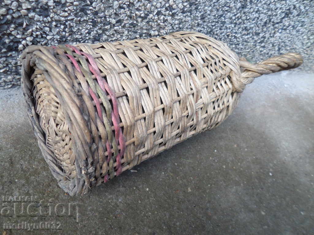 An old wallet, a bottle, a bottle with price 35.00 BGN | € 17.90 An old wallet, a bottle, a bottle with price 35.00 BGN | € 17.90