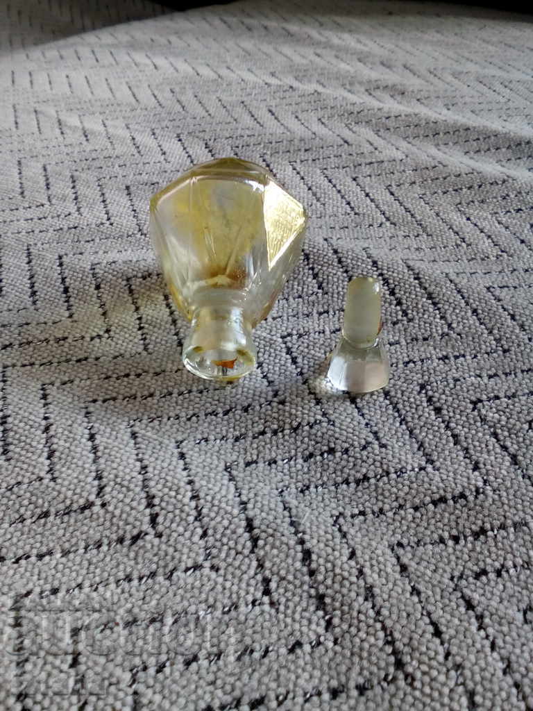 Delivery of A bottle of NORTHERN JEANS perfume