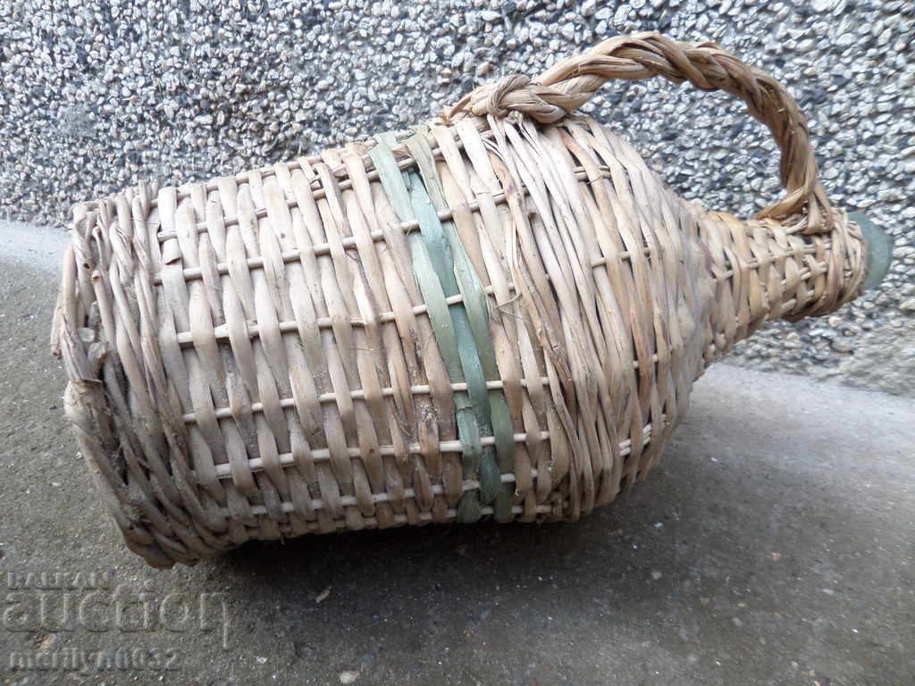 An old wallet, a bottle, a bottle - 5 An old wallet, a bottle, a bottle - 5