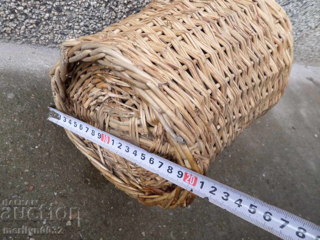 An old wallet, a bottle, a bottle - 6 An old wallet, a bottle, a bottle - 6