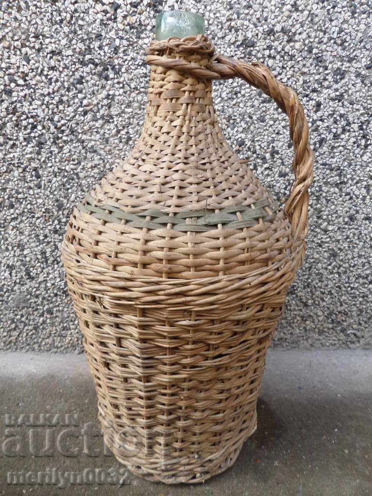 Стара плетена дамаджана, бутилка, шише