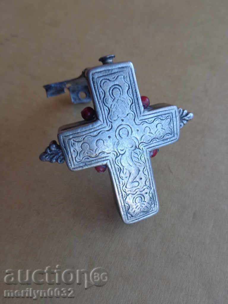 Renaissance cross encoopion silver jewelery UNIVERSITY