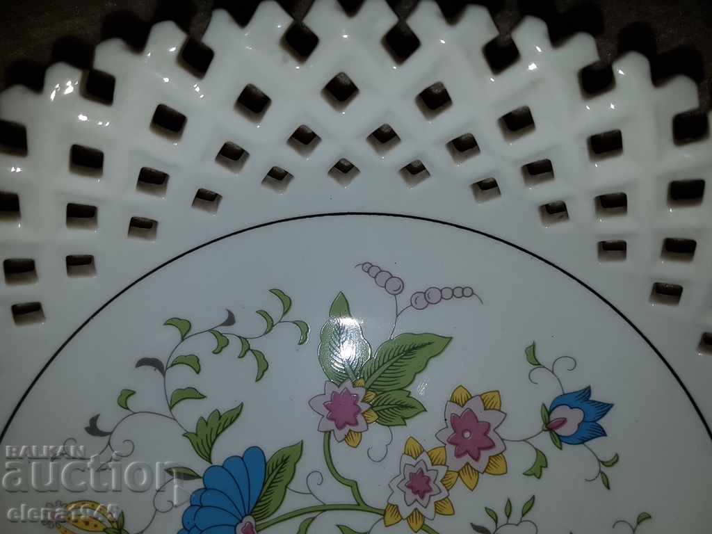 New porcelain dish with price 50.00 BGN | € 25.56 New porcelain dish with price 50.00 BGN | € 25.56