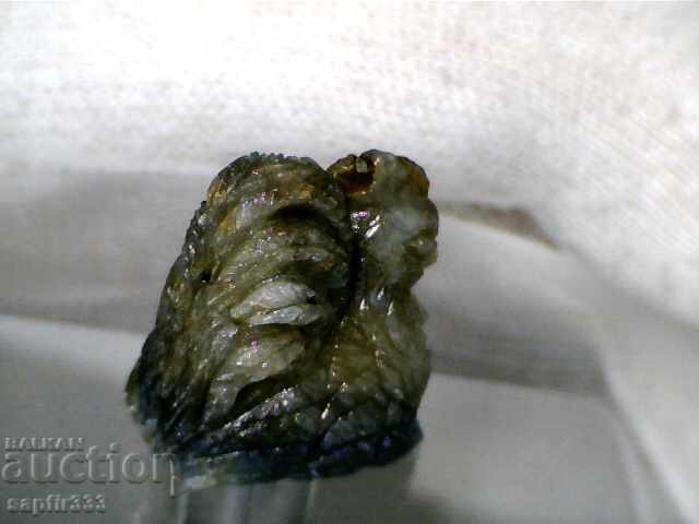 Auction UNIQUE FIGURE RED SAPPHIRE HAND-GRAINED-YEAR OF CATTLE Auction UNIQUE FIGURE RED SAPPHIRE HAND-GRAINED-YEAR OF CATTLE