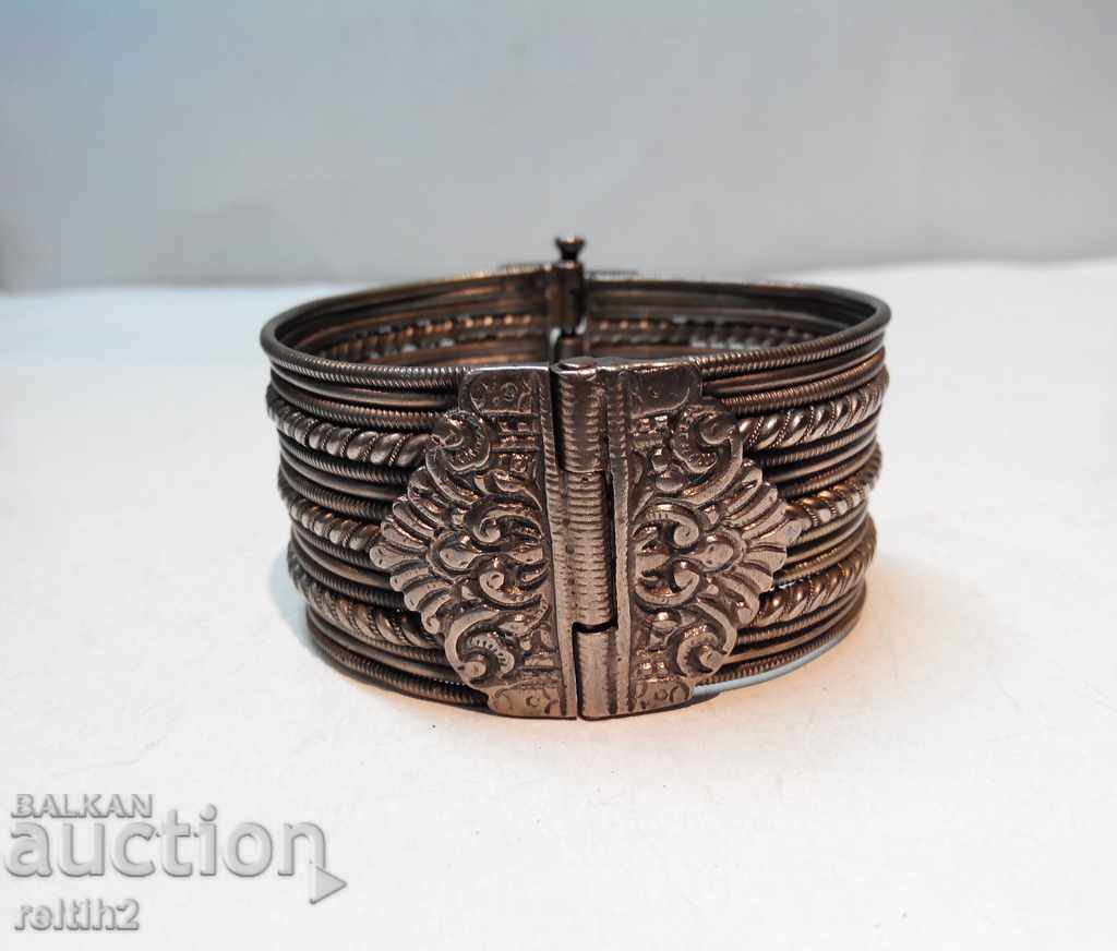 Renaissance silver bracelet with price 160.00 BGN | € 81.81 Renaissance silver bracelet with price 160.00 BGN | € 81.81
