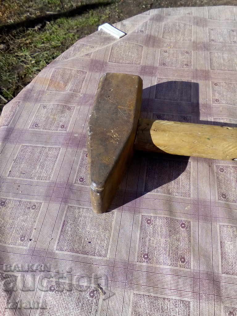 Auction  Star hammer