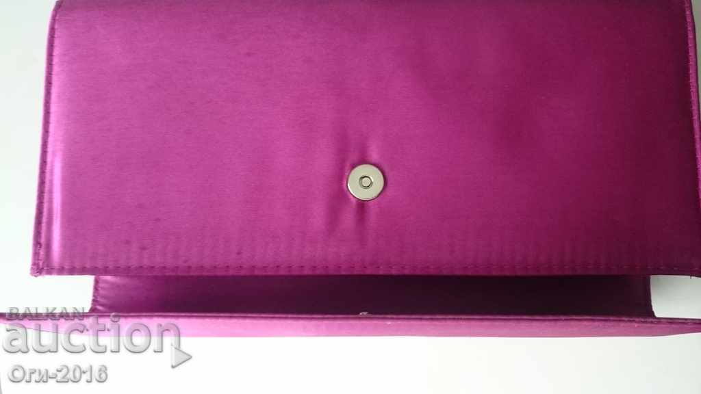 Purses with price 1.50 BGN | € 0.77 Purses with price 1.50 BGN | € 0.77