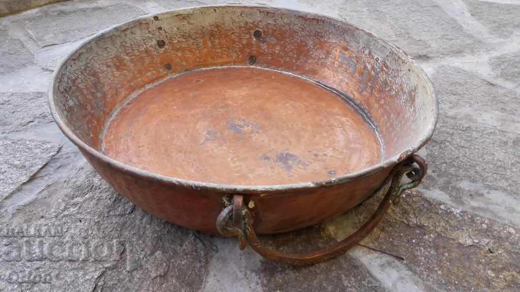 Old forged copper baking pan with price 249.00 BGN | € 127.31 Old forged copper baking pan with price 249.00 BGN | € 127.31