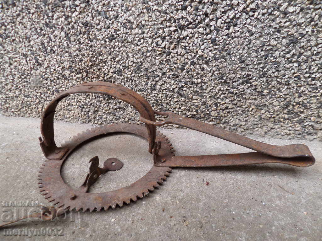 An old hand forged trap with wrought iron spikes with price 59.00 BGN | € 30.17 An old hand forged trap with wrought iron spikes with price 59.00 BGN | € 30.17