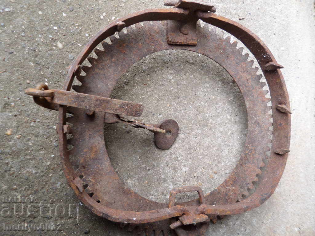 An old hand forged trap with wrought iron spikes - 6 An old hand forged trap with wrought iron spikes - 6