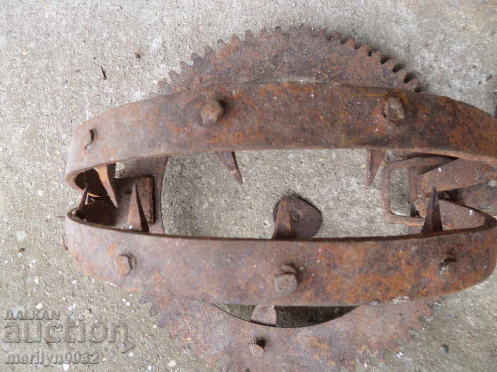 An old hand forged trap with wrought iron spikes - 7 An old hand forged trap with wrought iron spikes - 7