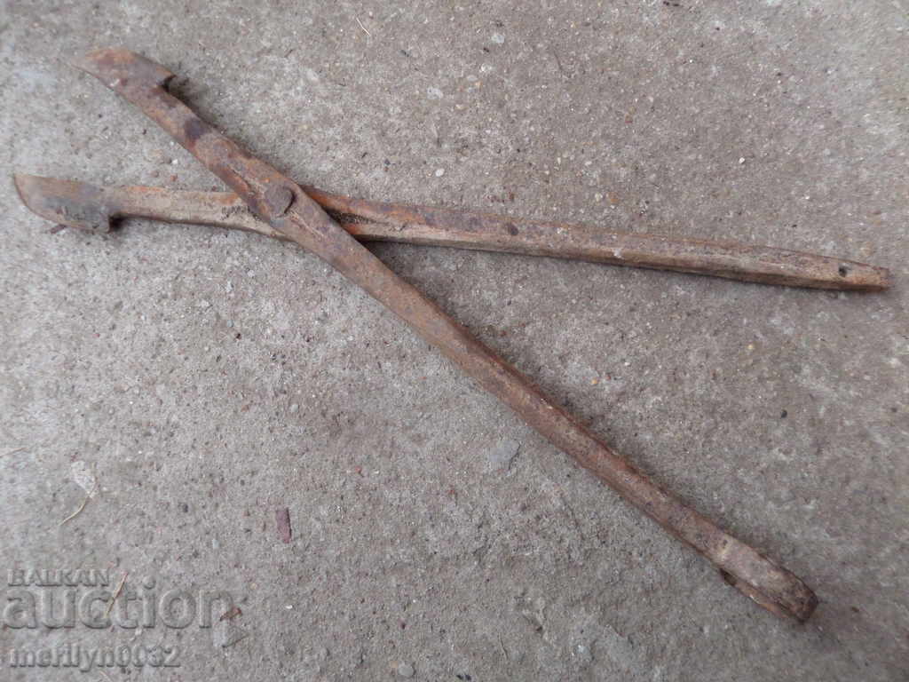 Old forged scissors tool sprockets wrought iron with price 89.00 BGN | € 45.50 Old forged scissors tool sprockets wrought iron with price 89.00 BGN | € 45.50