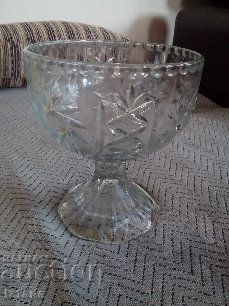 Glass fruit bowl, bowl with price 20.00 BGN | € 10.23 Glass fruit bowl, bowl with price 20.00 BGN | € 10.23