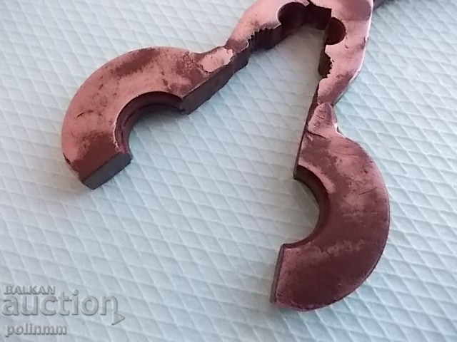 Auction Pliers Auction Pliers