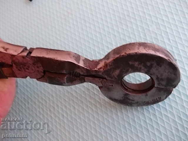 Delivery of Pliers Delivery of Pliers