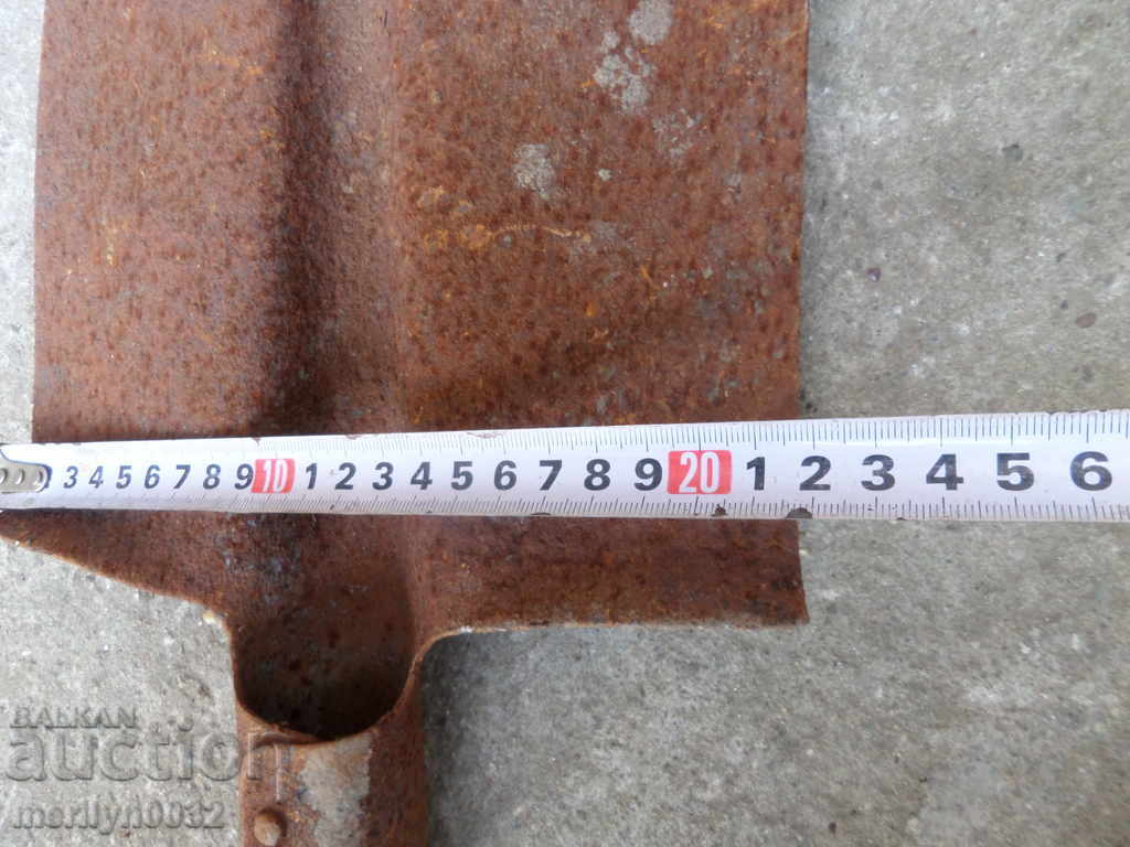 Old straight shovel, wrought iron with price 29.00 BGN | € 14.83 Old straight shovel, wrought iron with price 29.00 BGN | € 14.83