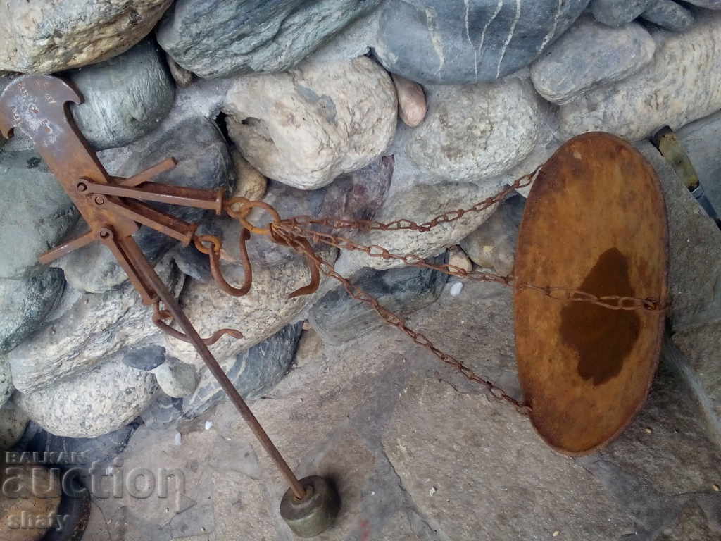 Old scale. Paltinza with price 70.00 BGN | € 35.79 Old scale. Paltinza with price 70.00 BGN | € 35.79