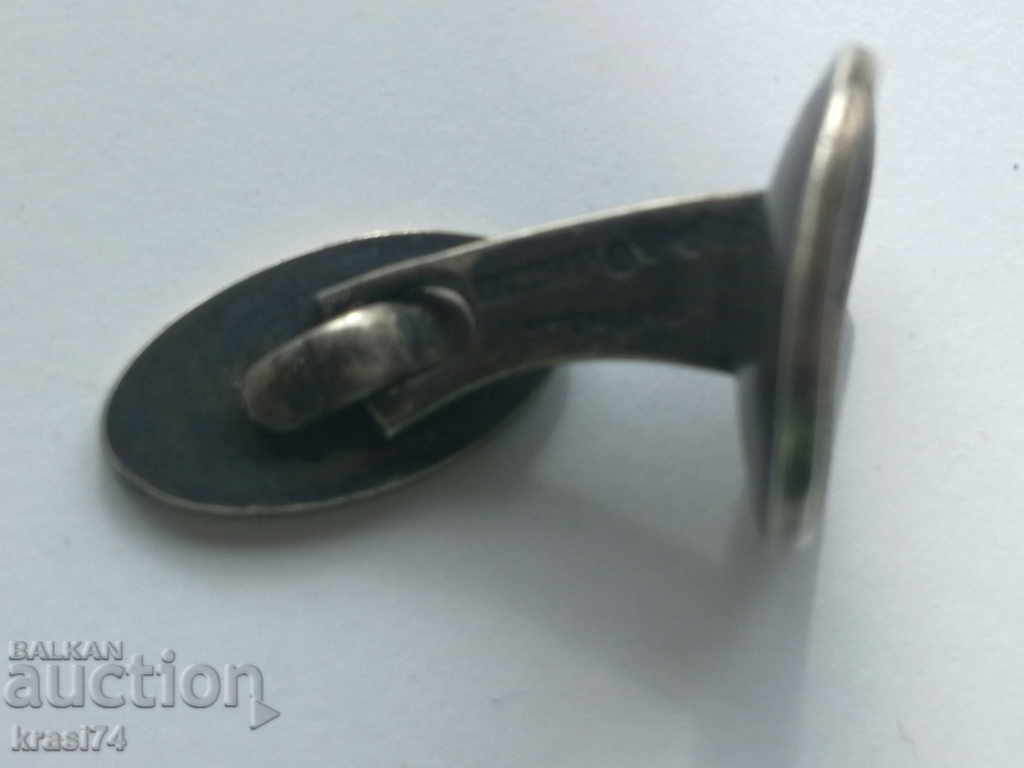 Δημοπρασία Επώνυμα ασημένια μανικετόκουμπα Δημοπρασία Επώνυμα ασημένια μανικετόκουμπα