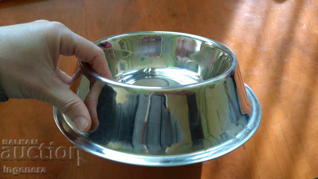 BOL PENTRU ALIMENTE pentru pisici, câini cu preț 4.00 BGN | € 2.05 BOL PENTRU ALIMENTE pentru pisici, câini cu preț 4.00 BGN | € 2.05